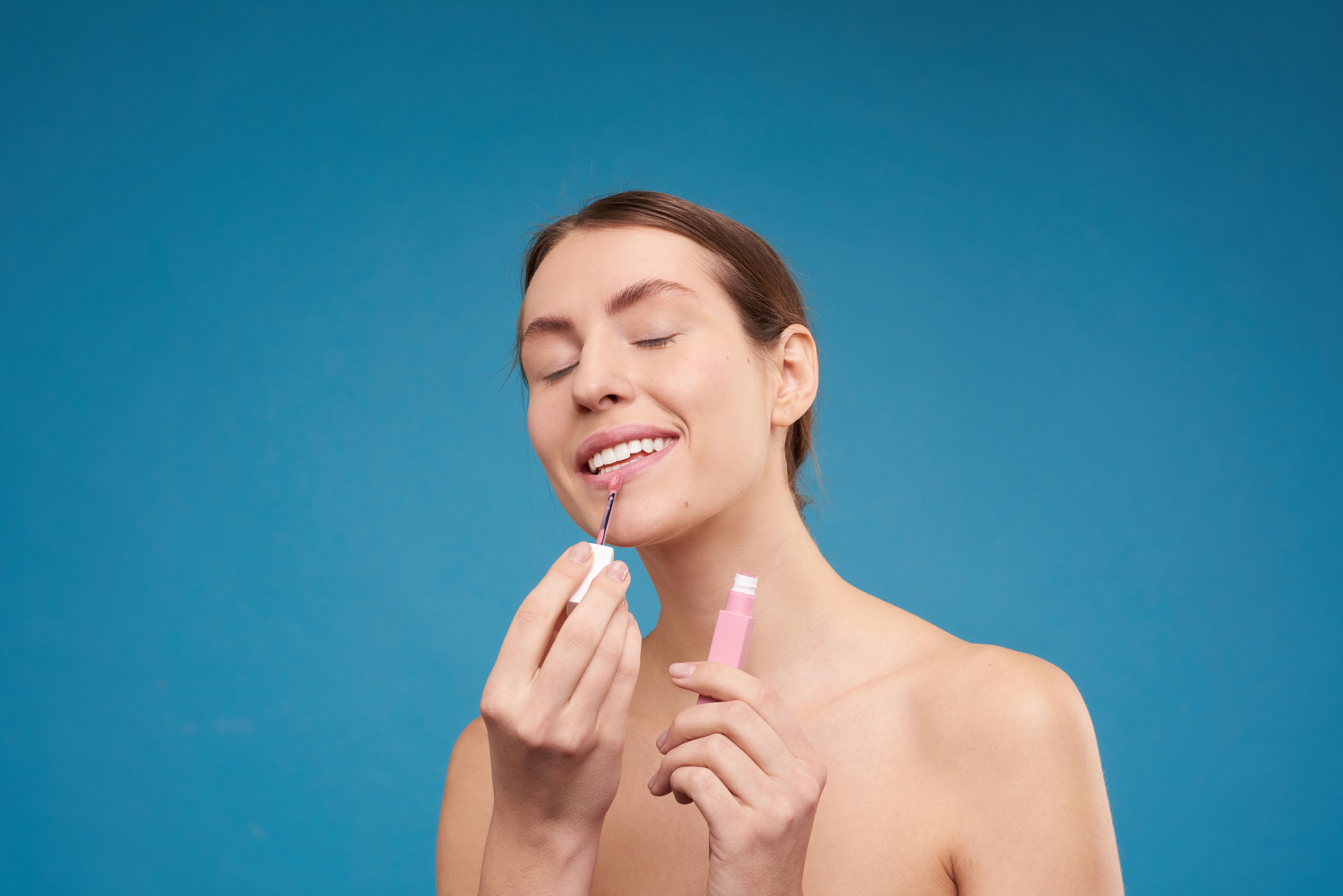 How to Transition Your Makeup Routine for Different Seasons