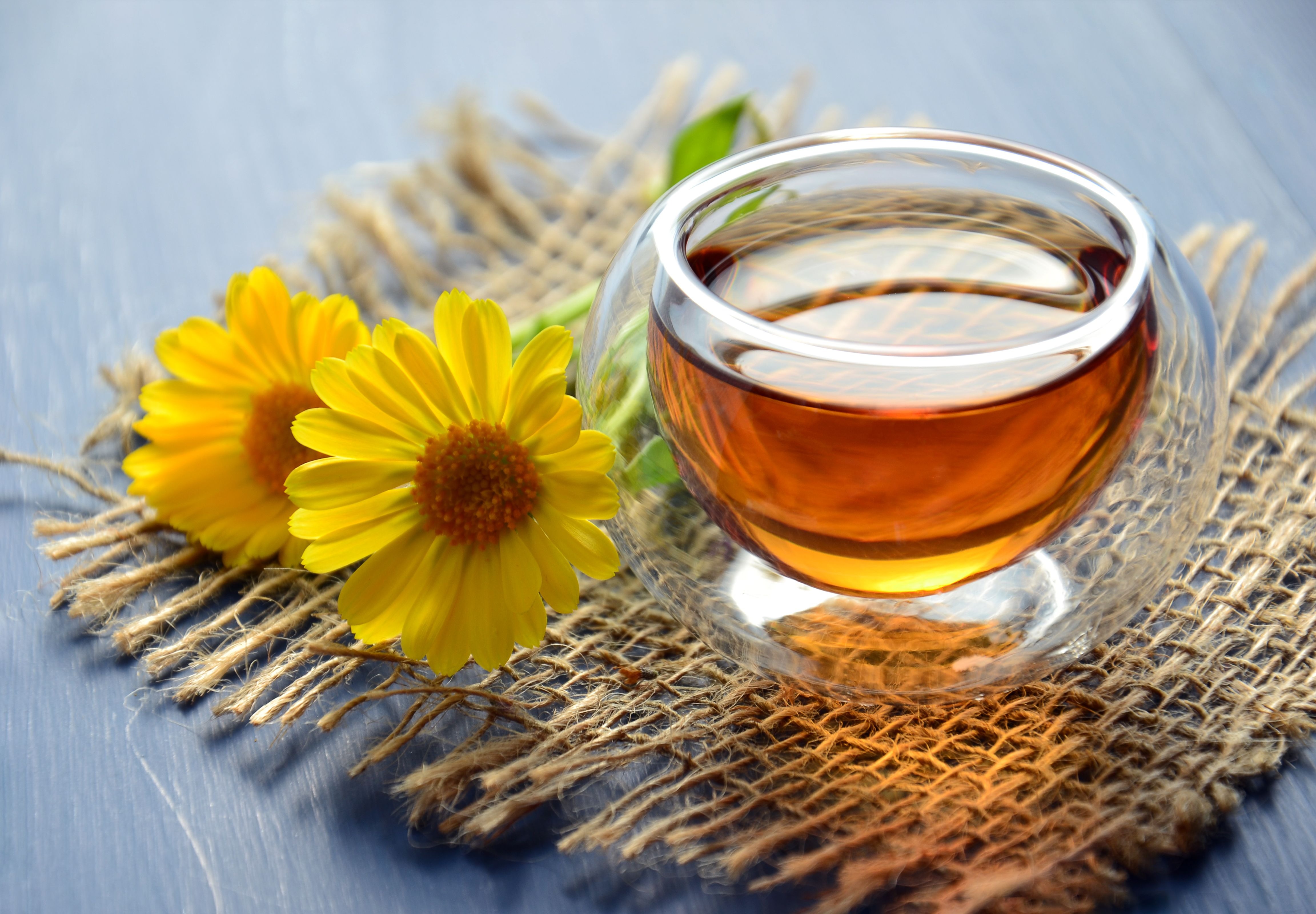 5 Refreshing Drinks for Glowing Skin