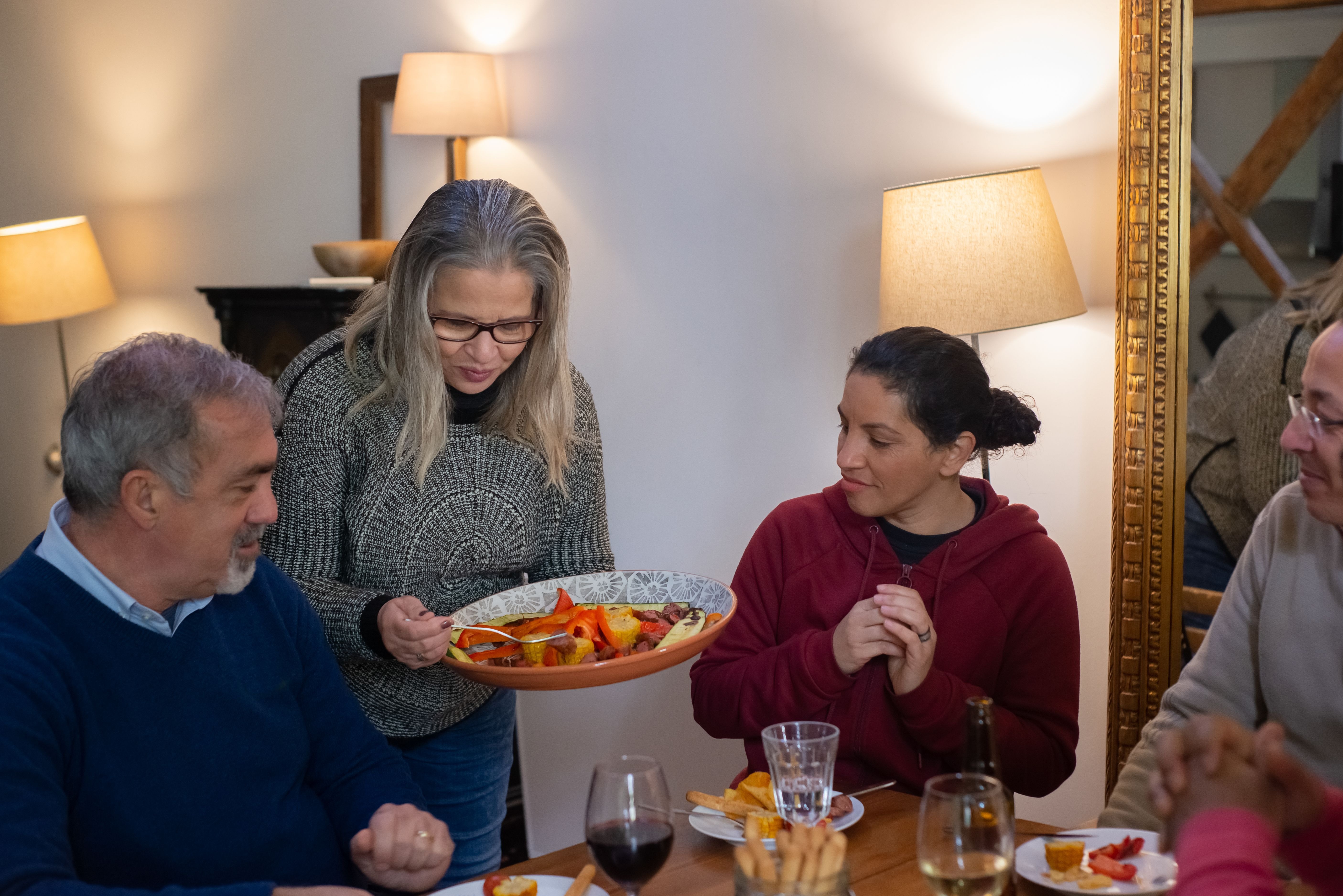 How to Host an Unforgettable Dinner Party: Tips, Ideas, and Expert Advice for a Memorable Evening
