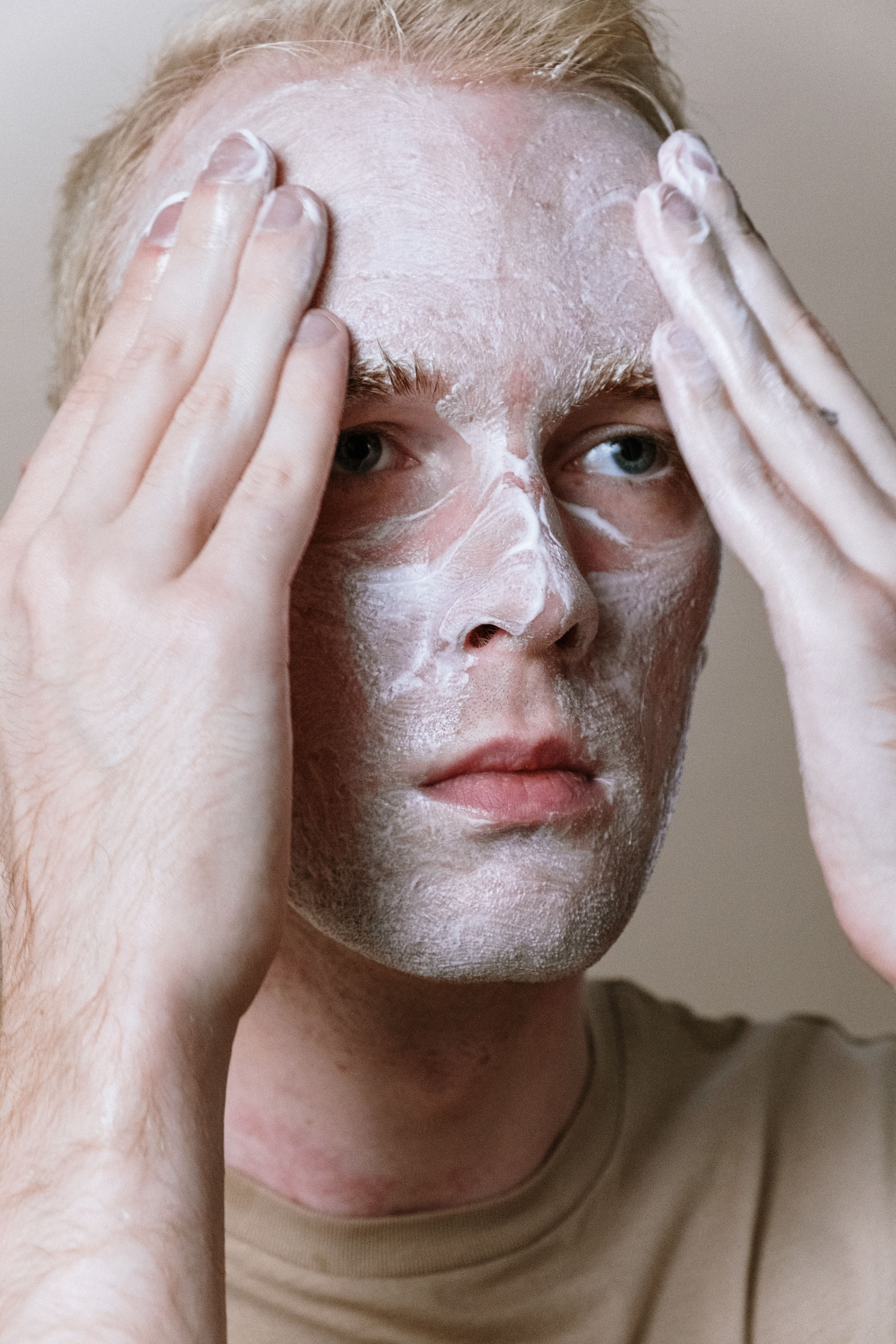 Level Up Your Look: A Simple Men's Skincare Routine for Healthy Skin