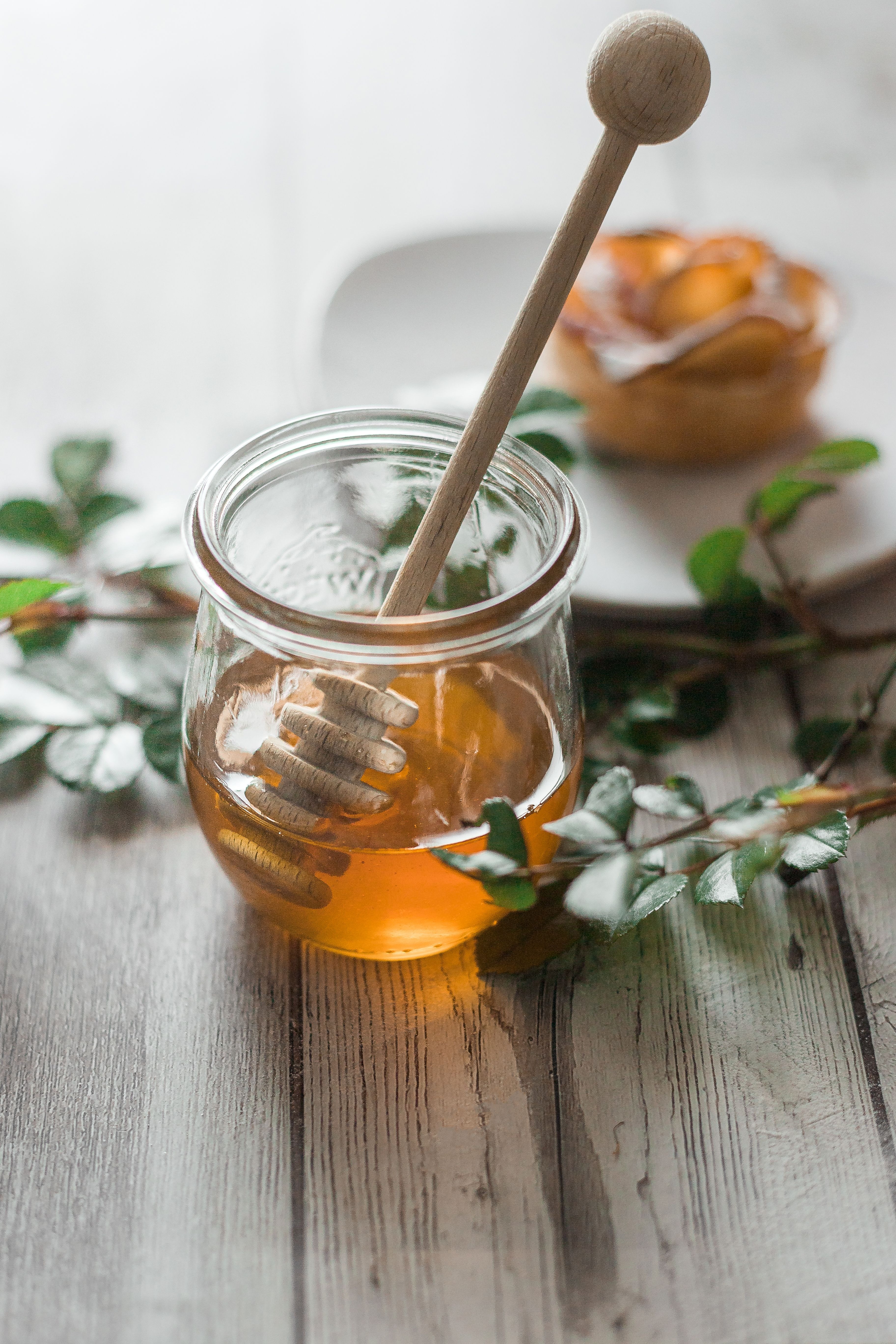 Nature's Nurture: Combating Common Skin Concerns with Natural Remedies