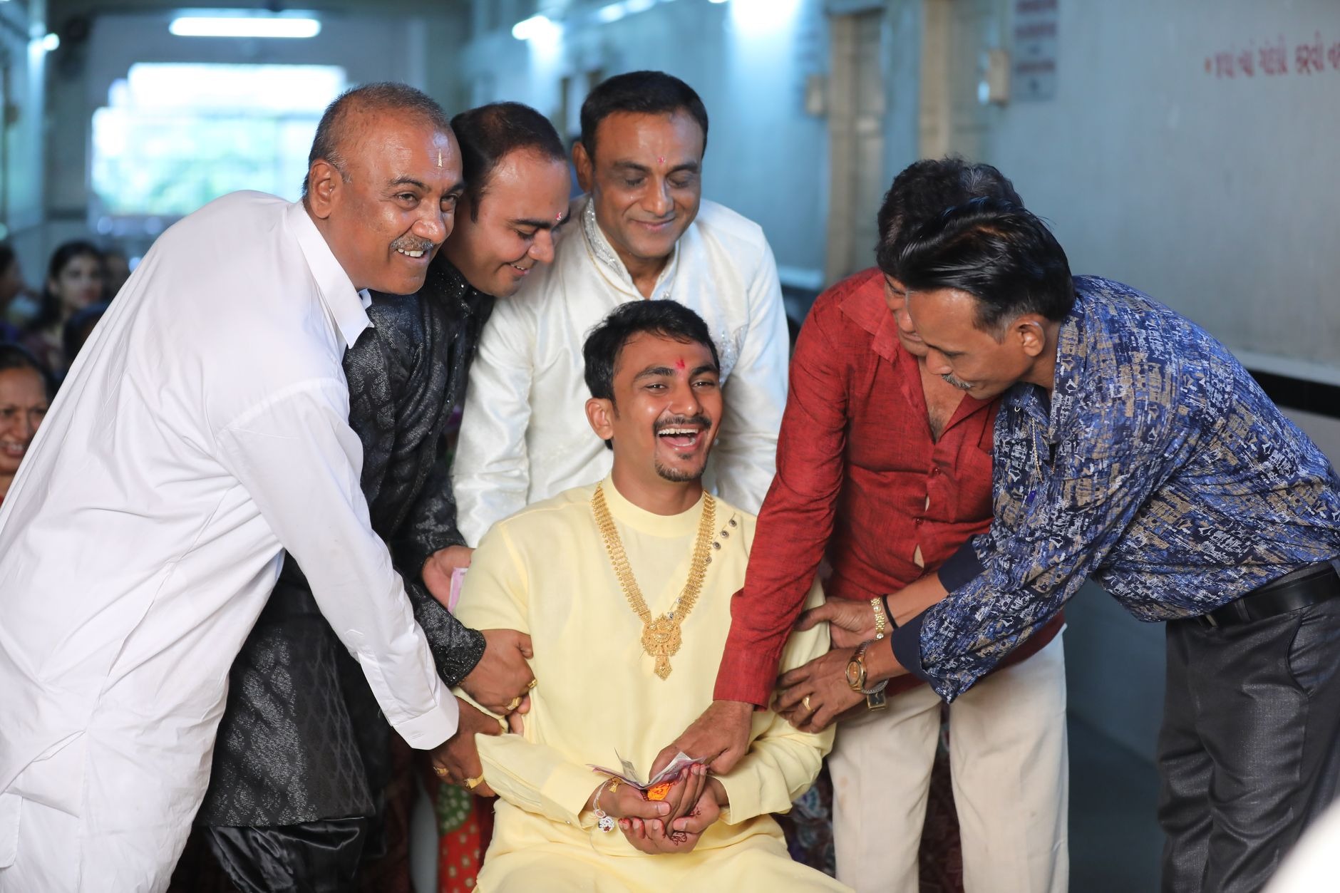 બુધવારે વર્લ્ડ ગવર્નમેન્ટ સમિટમાં પીએમ મોદીના સંબોધન પહેલા દુબઈનું બુર્જ ખલીફા "ગેસ્ટ ઓફ ઓનર-રિપબ્લિક ઓફ ઈન્ડિયા"થી ઝળહળી ઉઠ્યું.(14મી ફેબ્રુઆરી, 2024)