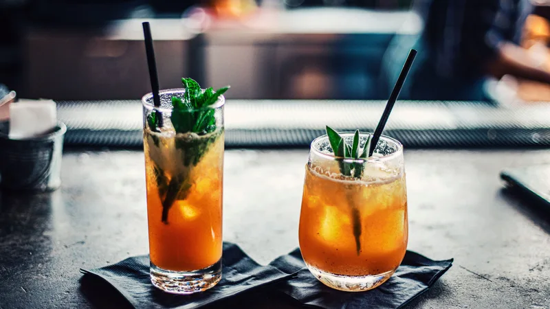 Creating Deliciously Healthy Cocktails: Enjoy Guilt-Free Sips with Fresh Ingredients