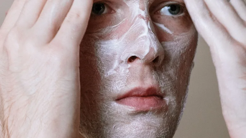 Level Up Your Look: A Simple Men's Skincare Routine for Healthy Skin