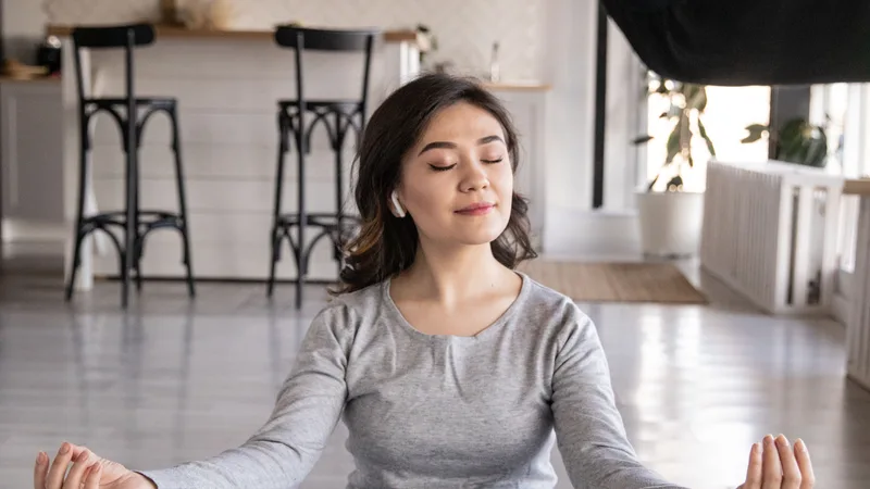 The Art of Digital Mindfulness: Navigating the Busy World with Presence