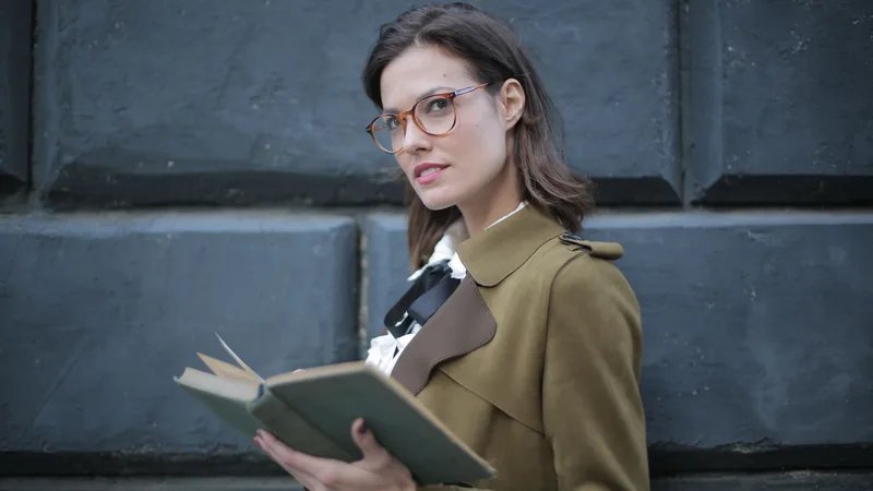 Makeup Tips for Glasses Wearers: Enhance Your Look with Confidence